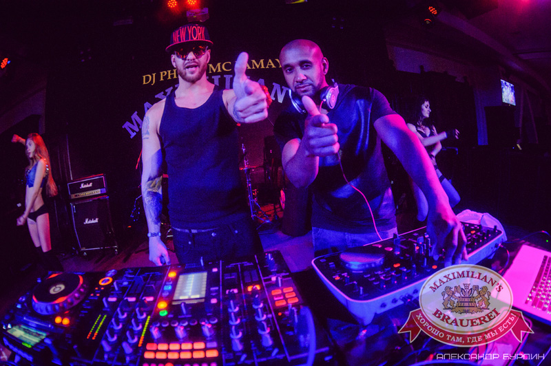 Порнодағы Антония Томас Порно ол куннилингуспен айналысып жатқанда түсірілген.