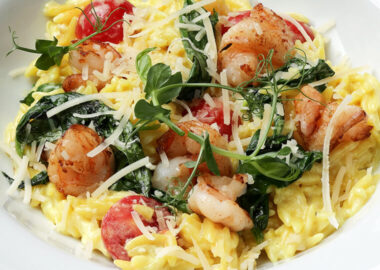 Сливочная паста орзо с креветками