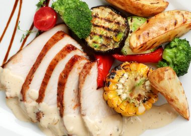 Грудка индейки с овощами-гриль Грудка индейки с овощами-гриль