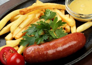 Краинская колбаска с сыром на гриле