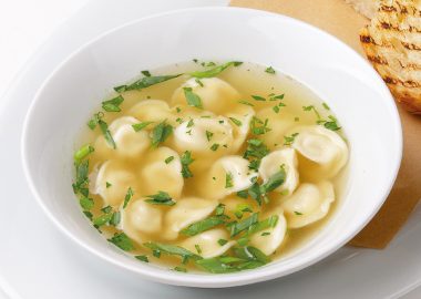 Пельмешки с бульоном