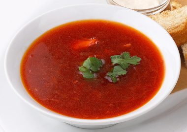 Борщ с курицей и сметаной
