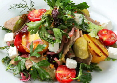 Теплый салат с языком